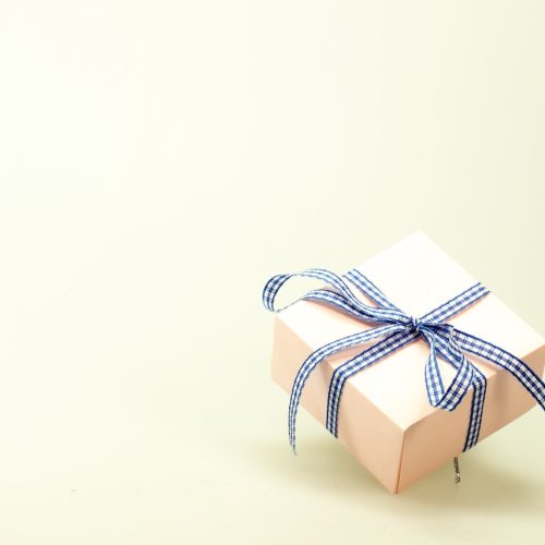 Gör gåvorna extra speciella: silkespapper, cellofanpåsar och kreativa förpackningsidéer