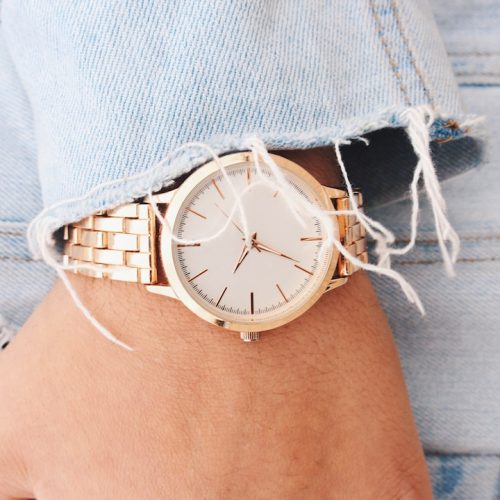 Mastering the Art of Wearing a Bracelet Watch: A Comprehensive Guide