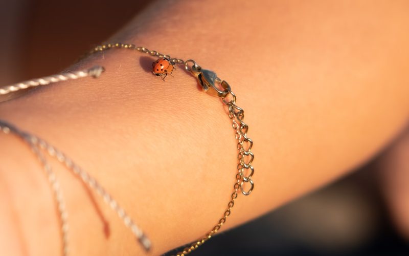 Choosing the Perfect Ankle for Your Bracelet: A Guide to Finding the Right Fit