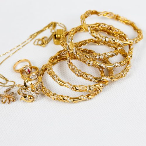 Glamorous and Elegant: Discover the Top 10 Gold Bracelets for a Luxurious Style